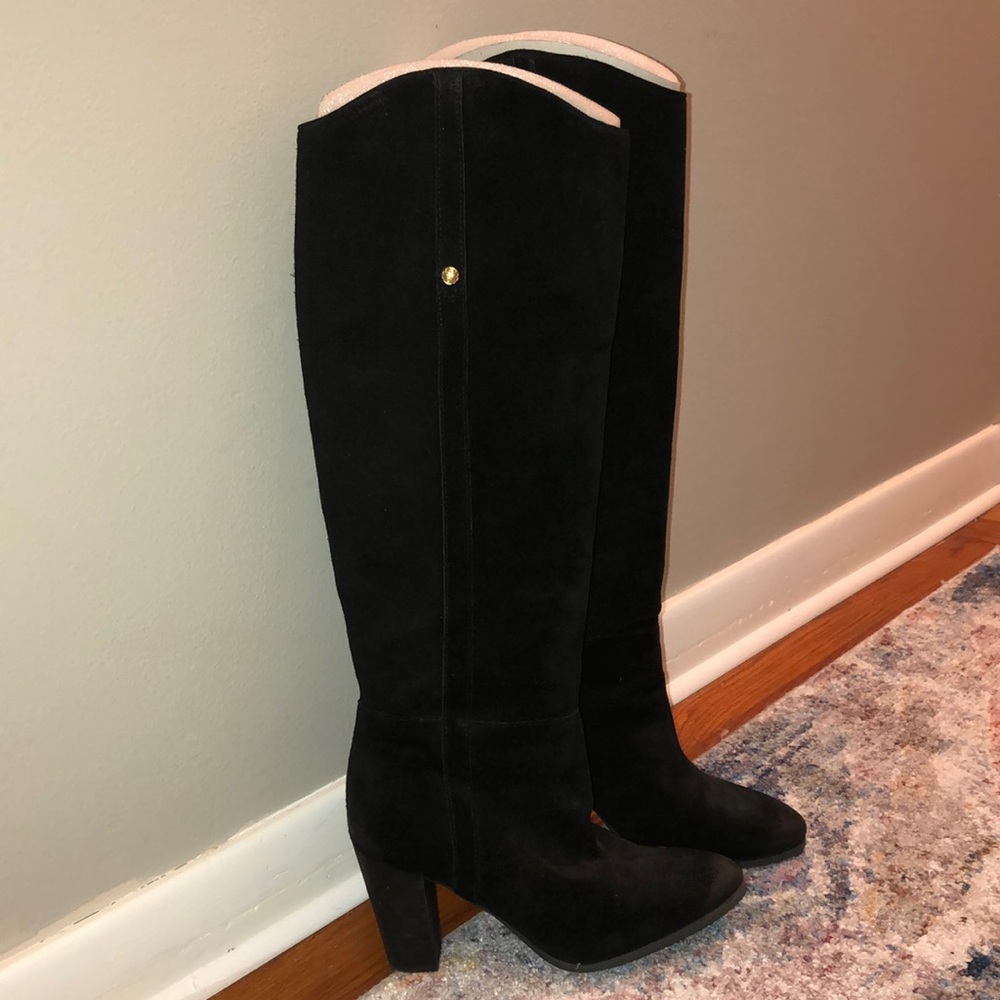 Honon Black genuine suede heeled boot